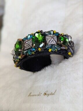 Swarovski Crystals Bracelet Jewels Galore Metal Covered Cuff Beautiful Gold Cake